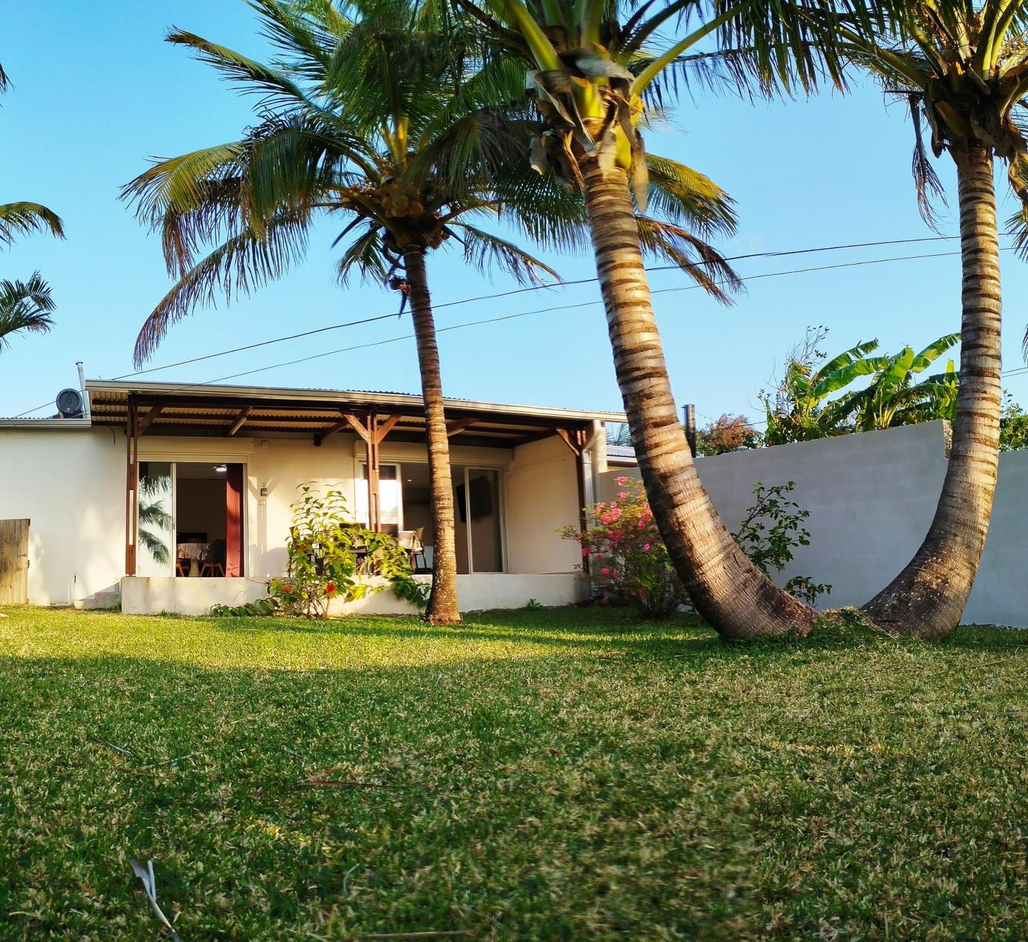 Maison Les Cocotiers De Plaiz'Anse Petite-Ile Exterior photo